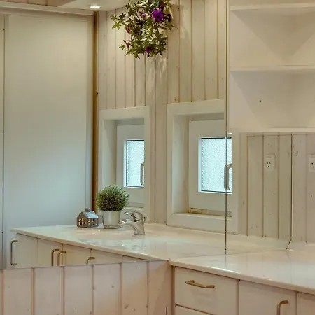 Henrijette - 200m From The Sea By Interhome